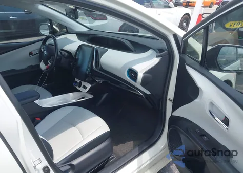 2018 Toyota Prius Four z USA, uszkodzony, nr VIN JTDKARFU4J3550306